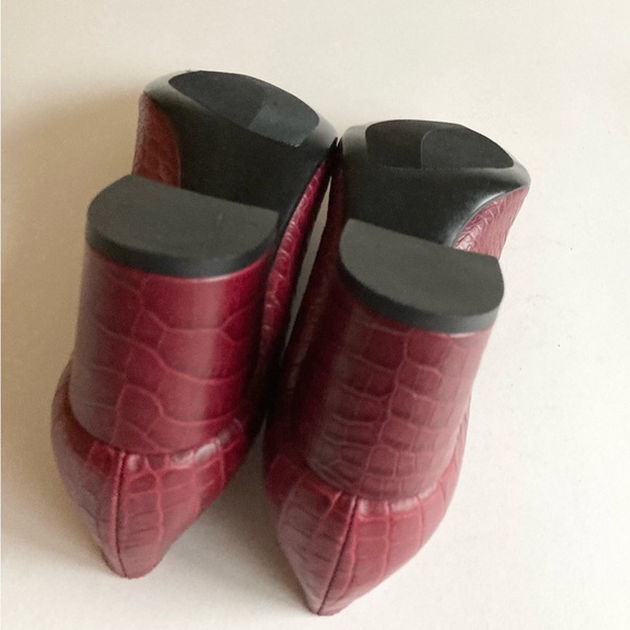AGL Burgundy Animal Print Leather Point Toe Heels Size EUR 37.5, US 7 - Picture 9 of 13